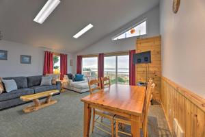 Χώρος καθιστικού στο Sanderling Sea Cottages, Unit 12