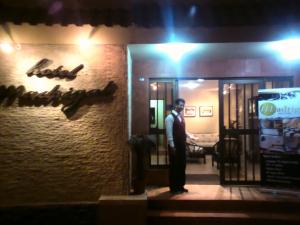 Sijil, anugerah, tanda atau dokumen lain yang dipamerkan di Hotel Madrigal