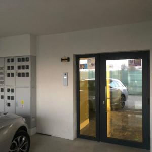 ブカレストにあるAir Residences - Air 2の駐車場のガレージドア +31枚の写真