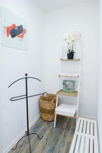 Fotografie z fotogalerie ubytování La Chambre des Secrets by Leslodgespa - Escapade romantique proche de Bâle avec terrasse privée v destinaci Hésingue