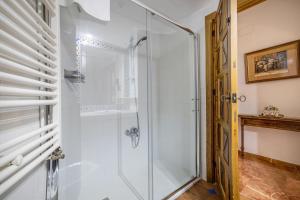 Koupelna v ubytování Apartamento con patio cordobés en San Basilio & Parking