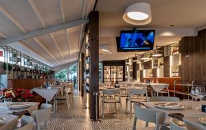 A restaurant or other place to eat at Zacapa B&B