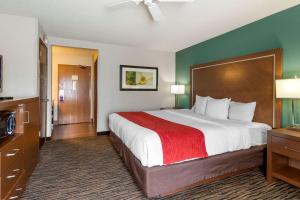 Postel nebo postele na pokoji v ubytování Comfort Inn West Valley - Salt Lake City South
