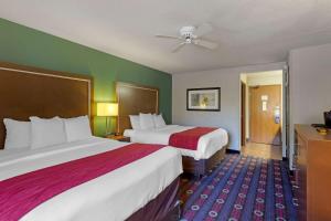 Postel nebo postele na pokoji v ubytování Comfort Inn West Valley - Salt Lake City South