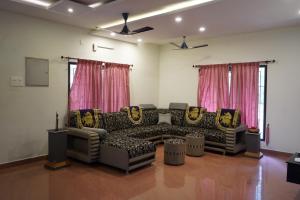 Sremethila Homestay的休息区