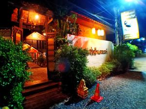 Sofa Gallery Hotel外面的花园