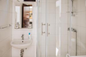 Koupelna v ubytování Apartmani Marina Poreč