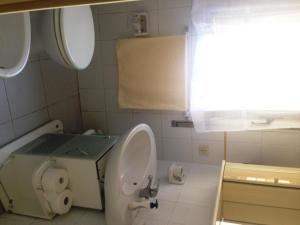 A bathroom at Fronte del Porto Még 34 kép