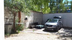 Taman di luar F4 dans maison au calme près du centre de Chalons en champagne +1 gambar