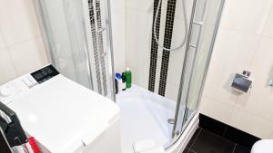 Łóżko lub łóżka w pokoju w obiekcie Apartament Rynek 40m2 Wrocław Stare Miasto
