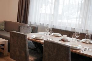Posedenie v ubytovaní Ferienwohnung Ladner