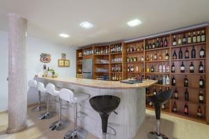 Salon oz. bar v nastanitvi Luxury 5 star Villa Violetta with amazing sea view, jacuzzi and heated pool