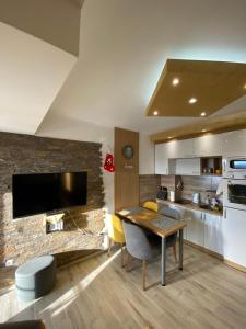 Kuchyň nebo kuchyňský kout v ubytování APARTMAN FEELING