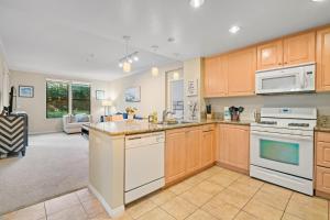 Gallery image of 2 Bedrooms/2 Bathrooms Private Apartment with kitchen/pool in Irvine