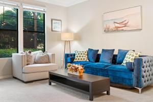 Billede fra billedgalleriet på 2 Bedrooms/2 Bathrooms Private Apartment with kitchen/pool i Irvine