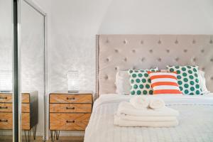 เตียงในห้องที่ 2 Bedrooms/2 Bathrooms Private Apartment with kitchen/pool