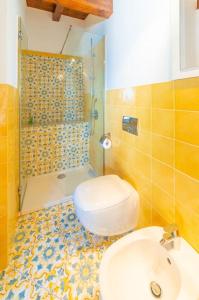 Koupelna v ubytování Chalet vista mare a Taormina con parcheggio Paolone House