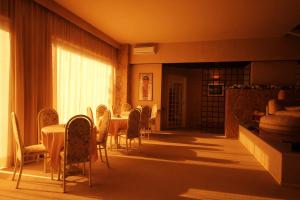 A seating area at Nuovo Mondo