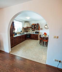 Kuchyň nebo kuchyňský kout v ubytování Villa Ana