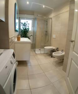 A bathroom at Cozy apartament in the heart of Santa Cruz