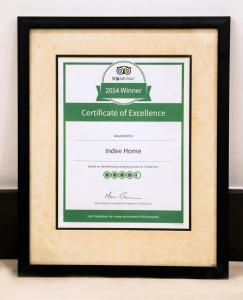 Certifikát, hodnocení, plakát nebo jiný dokument vystavený v ubytování Indee home