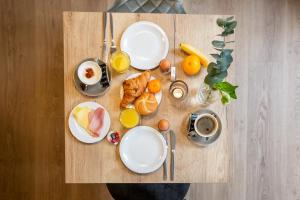 
Breakfast options available to guests at Hotel Breitner
