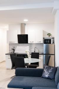 Kuchnia lub aneks kuchenny w obiekcie Apartmani Park Maksimir-Rebro