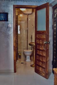 Phòng tắm tại TAJ Royal APARTMENT