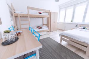 Posteľ alebo postele v izbe v ubytovaní The Dots Hostel