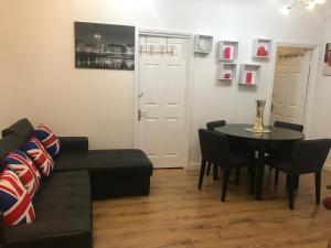 LONDON HOME -Elephant & Castle