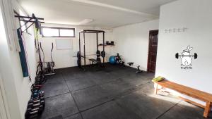Posilňovňa alebo fitness centrum v ubytovaní FruPi-Apartmanok