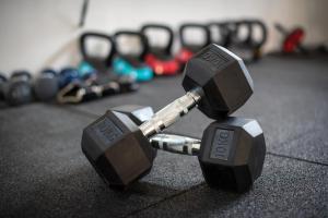 Posilňovňa alebo fitness centrum v ubytovaní FruPi-Apartmanok