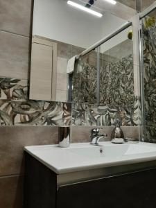 A bathroom at Appartamento ALECATIA 2