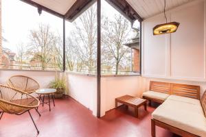 Posezení v ubytování Zentral in Coburg: Exklusive Stadtwohnung – ideal für Gruppen