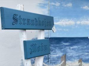 特拉森海德Strandkojen的 ⁇ 上几个蓝色的标志