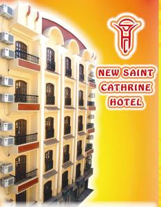 un letrero para un nuevo hotel de apartamentos sanitario en New Saint Catherine Hotel en Luxor