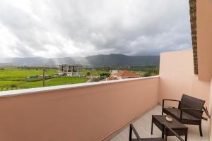 A general mountain view or a mountain view taken from Az apartmant