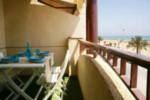 Balkón alebo terasa v ubytovaní Apartamento de capricho 1ª línea de playa