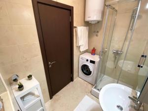 Koupelna v ubytování MonteRelax Apartments Becici