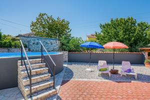 Bazén v ubytování Apartment with pool Visnjan nebo v jeho okolí
