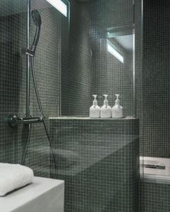 Koupelna v ubytování DDD HOTEL