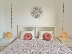 Posteľ alebo postele v izbe v ubytovaní Carabeo Seaview Apartment Rocamar
