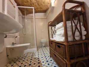 Kamar mandi di Torretta ai Sassi