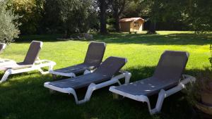 Aed väljaspool majutusasutust Chambres d'hôtes Le Vignoble