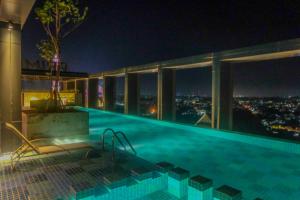 Bazén v ubytování Prime Park Hotel & Convention Lombok nebo v jeho okolí