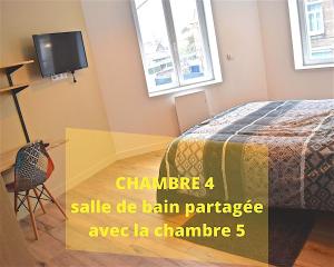 TV a/nebo společenská místnost v ubytování COLIVING TOUT CONFORT- LOOS LES LILLE-MAISON PARTAGEE-7 chambres-5 sdb-6WC-LOOS LES LILLE