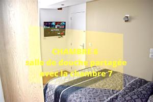 Postel nebo postele na pokoji v ubytování COLIVING TOUT CONFORT- LOOS LES LILLE-MAISON PARTAGEE-7 chambres-5 sdb-6WC-LOOS LES LILLE