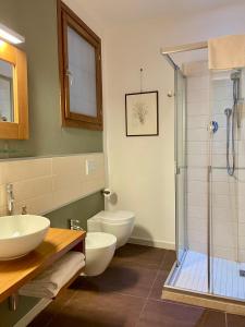 Koupelna v ubytování Alkimia Smart Rooms
