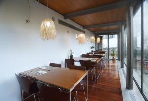 A restaurant or other place to eat at Hotel Santa Clara