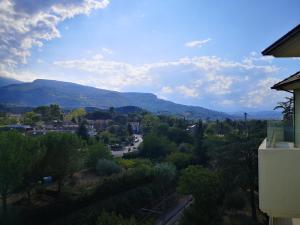 A general mountain view or a mountain view taken from a szállodákat
